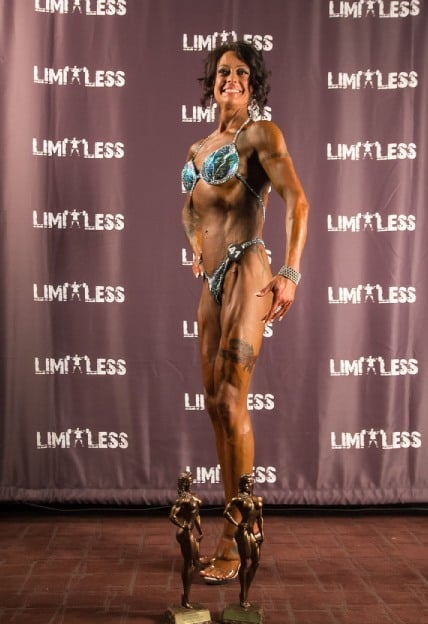 Sara Foz body builder